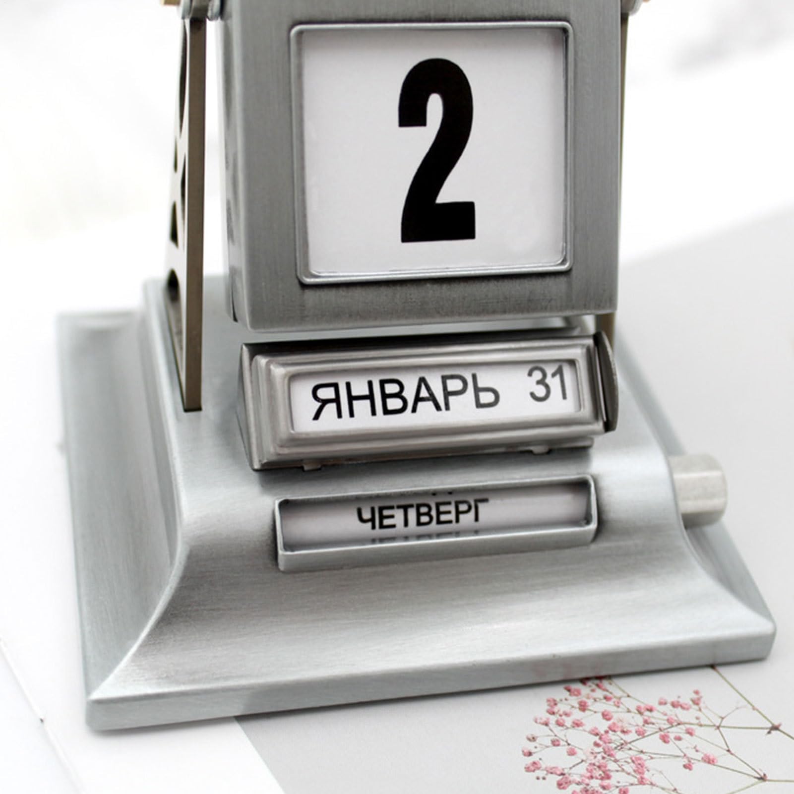 Kalendarz biurkowy – 8 x 8 x 10 cm metalowy obrotowy wieczny kalendarz do organizacji przez cały , elegancka dekoracja stołu z funkcją, akcesorium biurkowe do domu, gabinetu, półki w akademiku | Biurkowy metalowy kalendarz wieczne dzieło sztuki Dla studen
