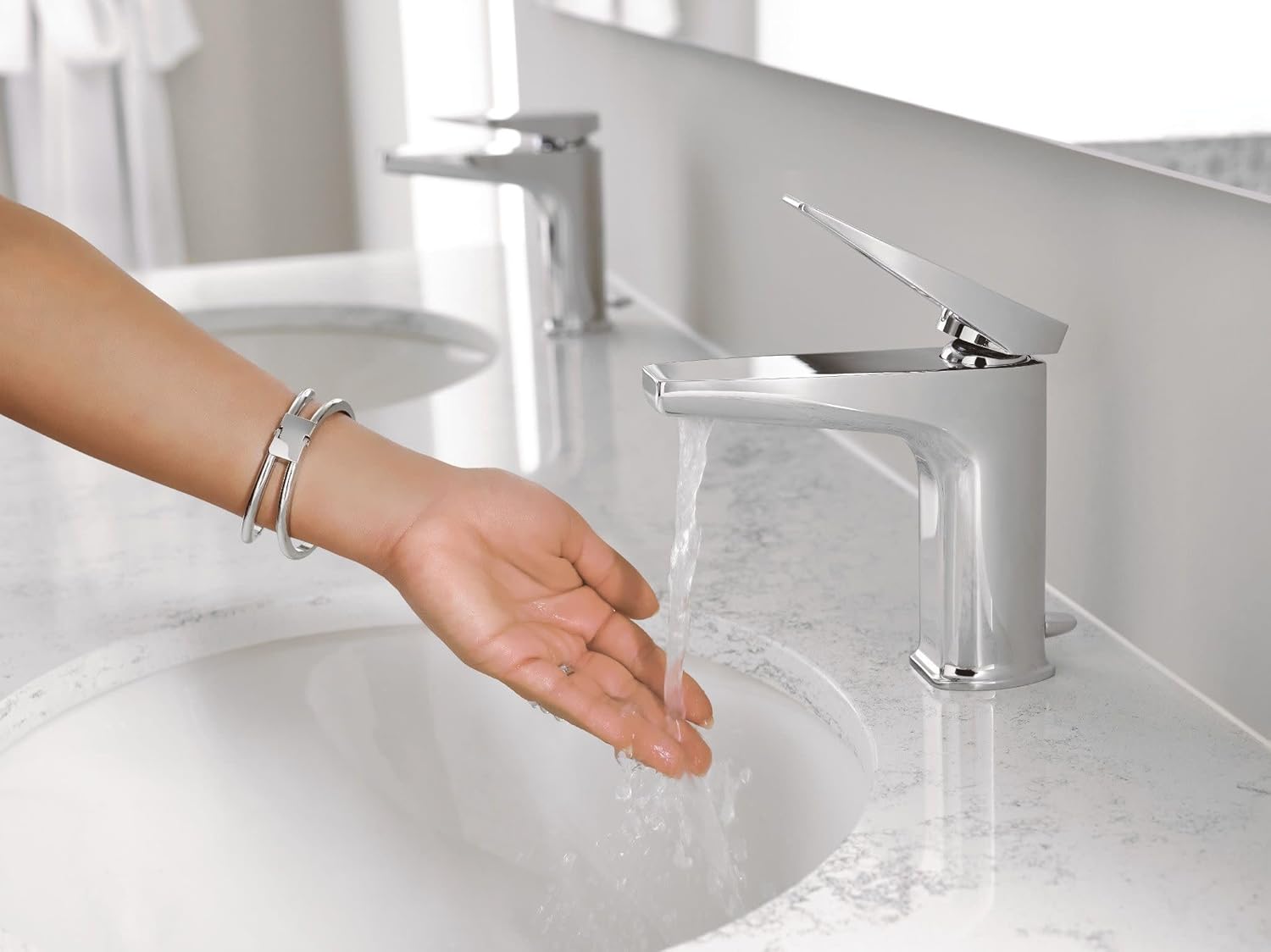 Moen S8000 Via One-Handle Modern Bathroom Faucet, Chrome