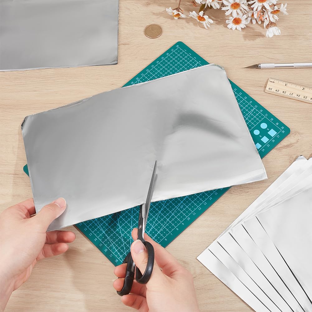 PH PandaHall 50 Feuille Aluminium Feuilles de Papier 20x30cm Papier Aluminium Métallique Décorative pour Gaufrage Peinture Salle de Classe Projet en Relief DIY, 70 µm D'Épaisseur Argenterie