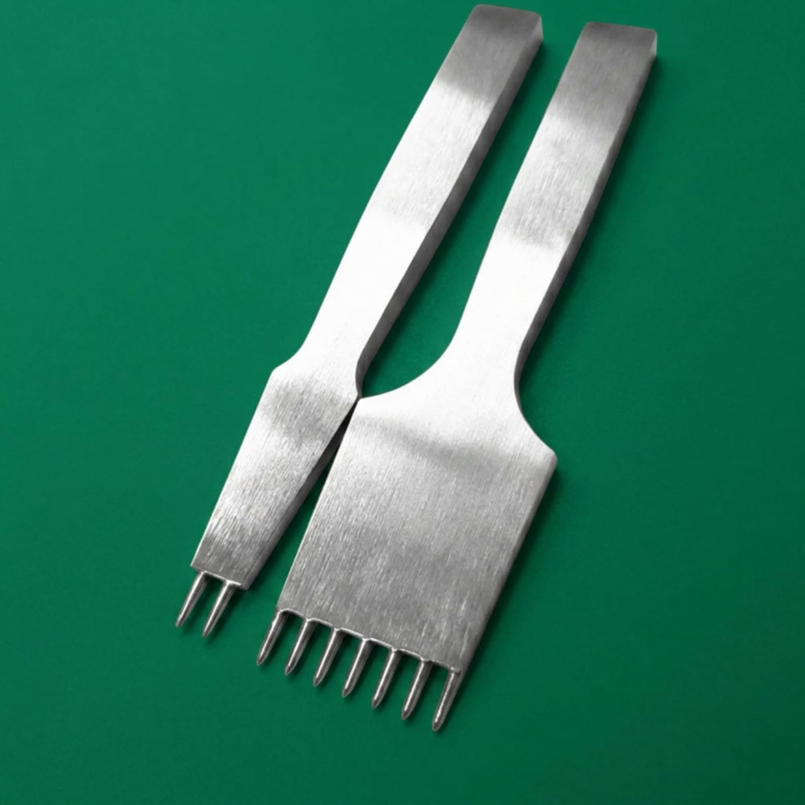 LOVIVER Herramienta Manual de Perforación Set Punzón Sacabocados Marcador de Cuero con Ejes Pulidos y Puntas Afiladas para Agujeros Limpios Adecuada para, 5MM