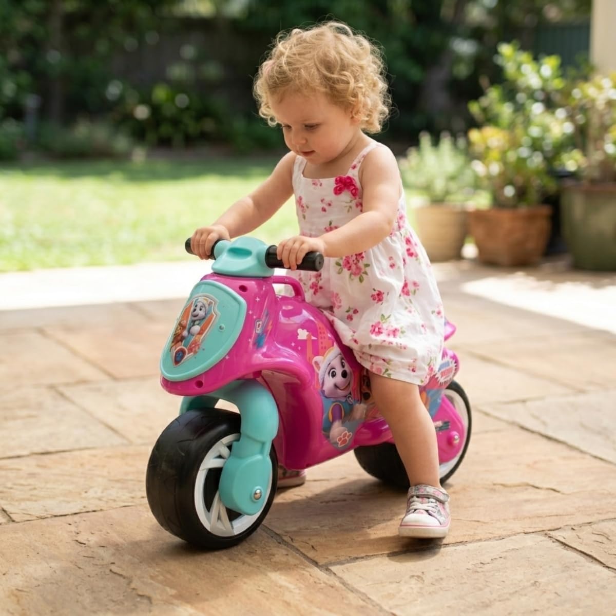 Jeździk Dla Dzieci Paw Patrol Skye & Everest – Motorek Biegowy Dla Dzieci Od 18 Miesięcy Do 3 Lat – Kolor Różowy i Jasnoniebieski – Stabilny, Lekki i Ergonomiczny – INJUSA