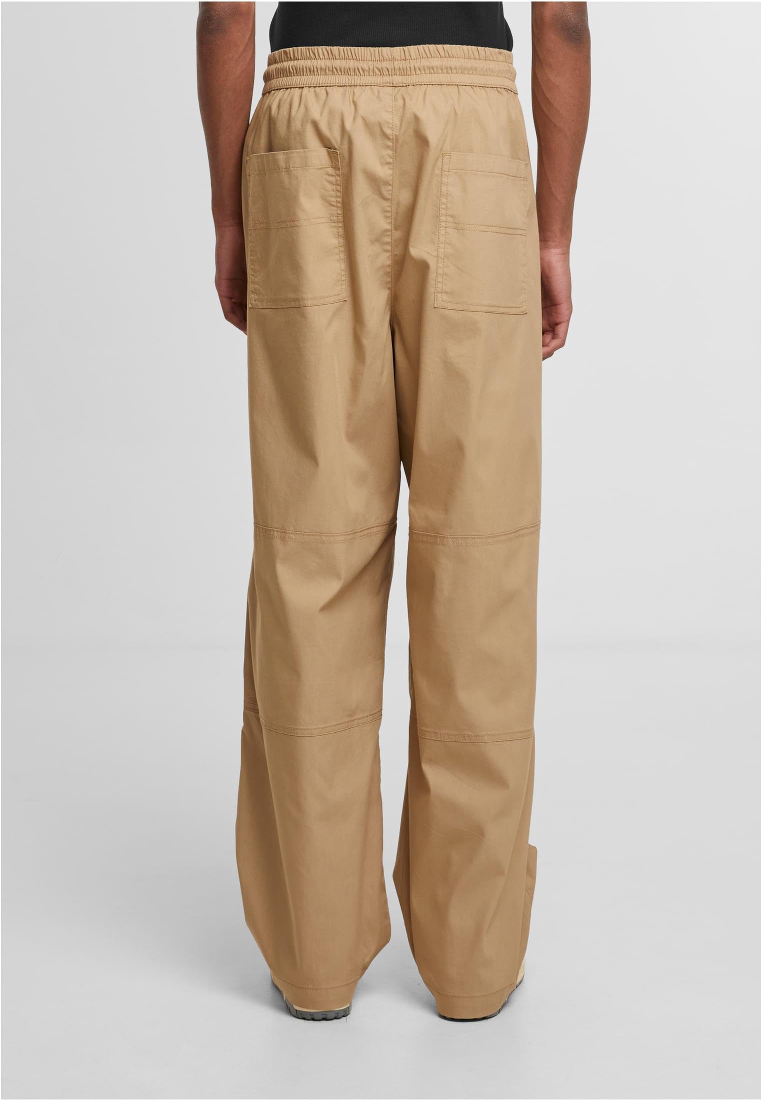 Urban Classics Loose Fit Pants with Darts