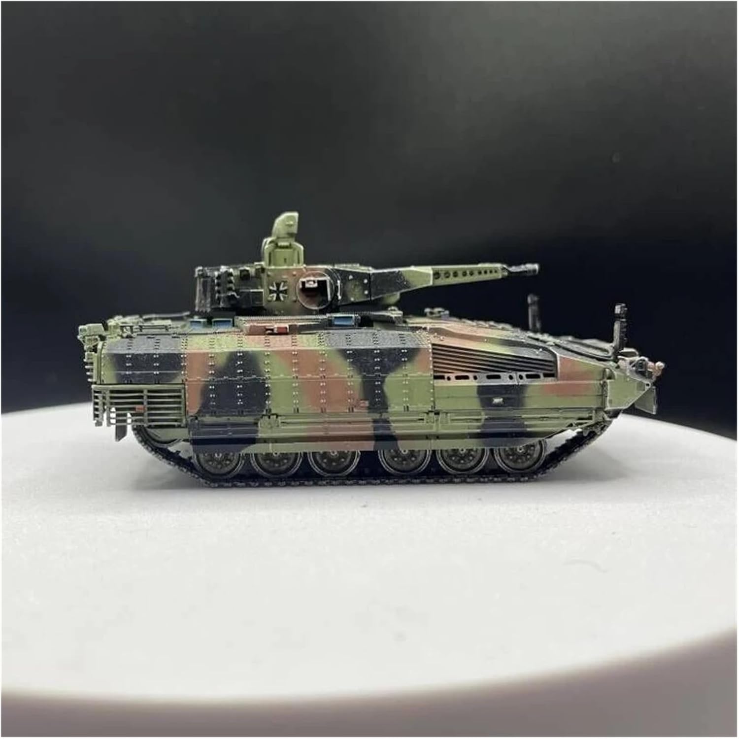 Realistic Tank 1:72 Scale for German Puma Mels Armoured Tank Model Kit Static Die Casting Collectible Ornaments Static Tank Model