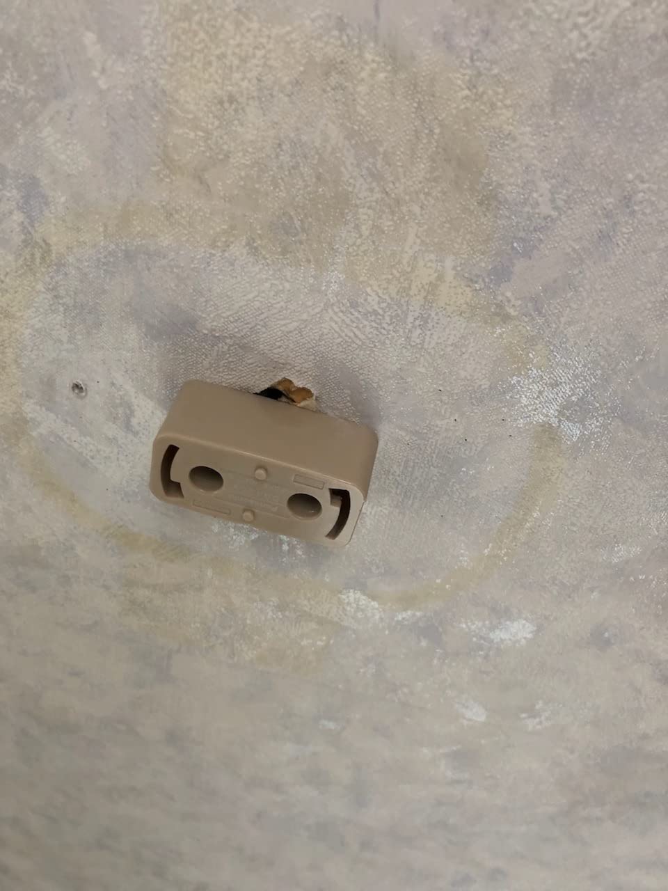 かなりお買い得なセンサー付き導光板LEDシーリングライト