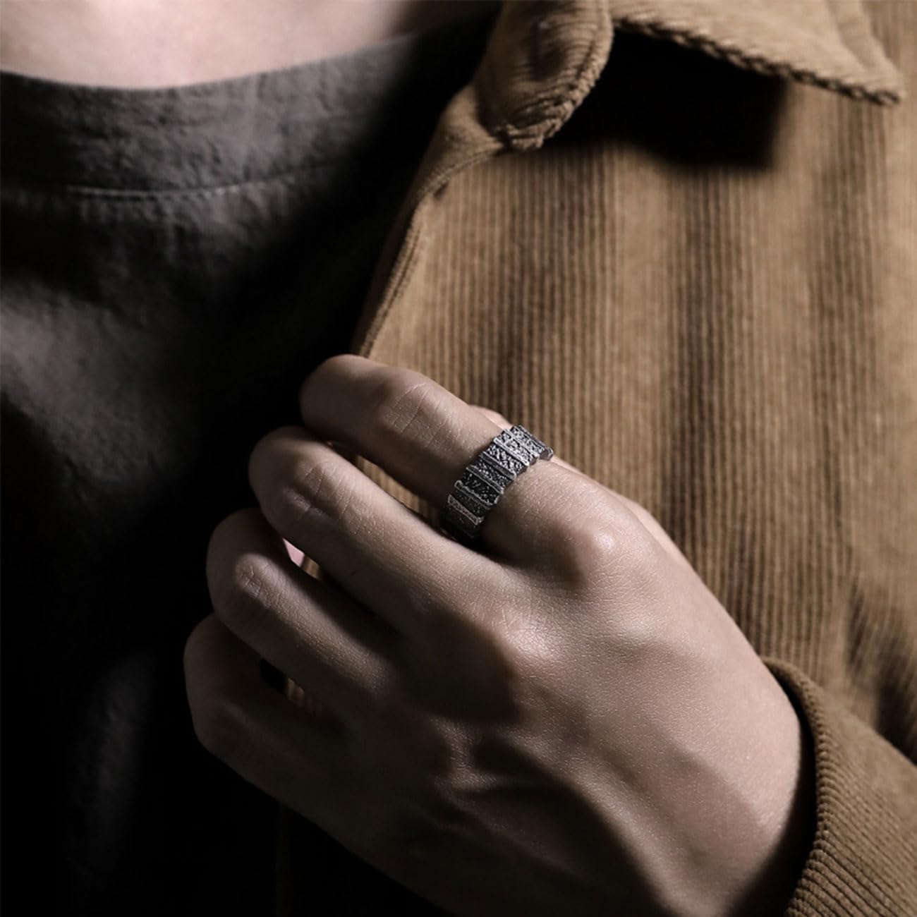 Anello da Uomo Regolabile con Struttura a Recinzione Vintage Viking Retro Open Ring Anello da Pollice Gothic Punk Gioielli Regali per Uomini Ragazzi Padre