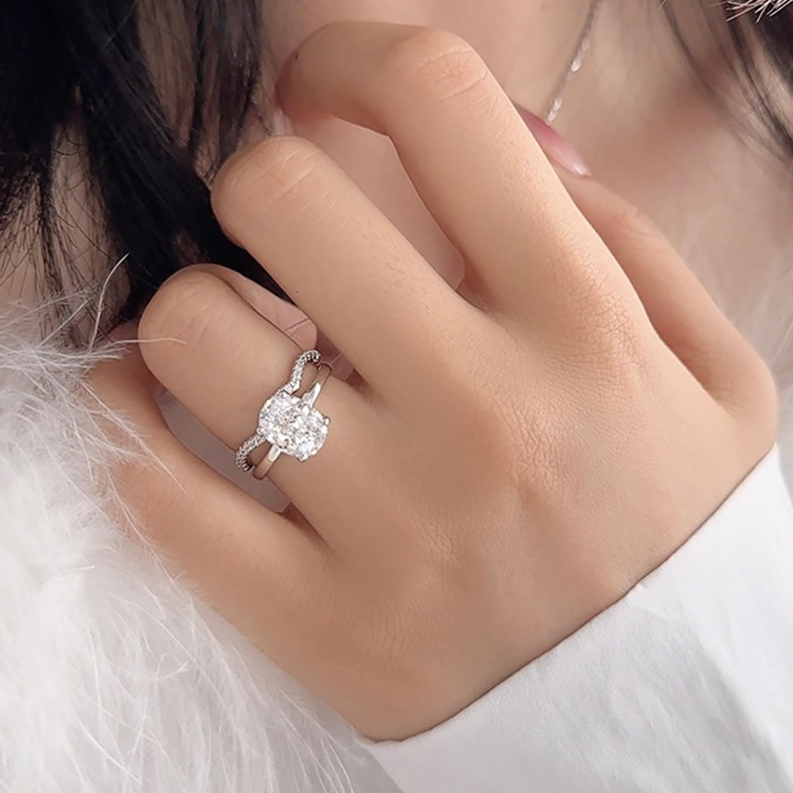 Set di anelli di fidanzamento in oro bianco 18 carati, personalizzabili, eleganti e ondulati da 2,5 carati, ovali con moissanite StackerRing da donna