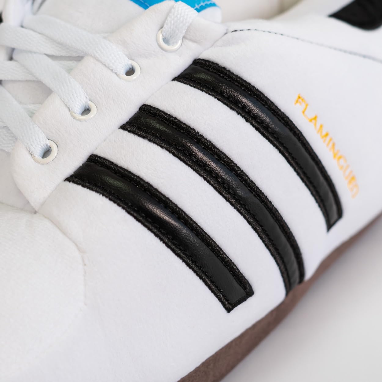 Flamingueo Chausson Sneakers - Chaussons Femme, Pantoufles Homme, Chausson Femme Hiver, Unisexe, Slippers Femme, Chausson Homme, Taille Unique