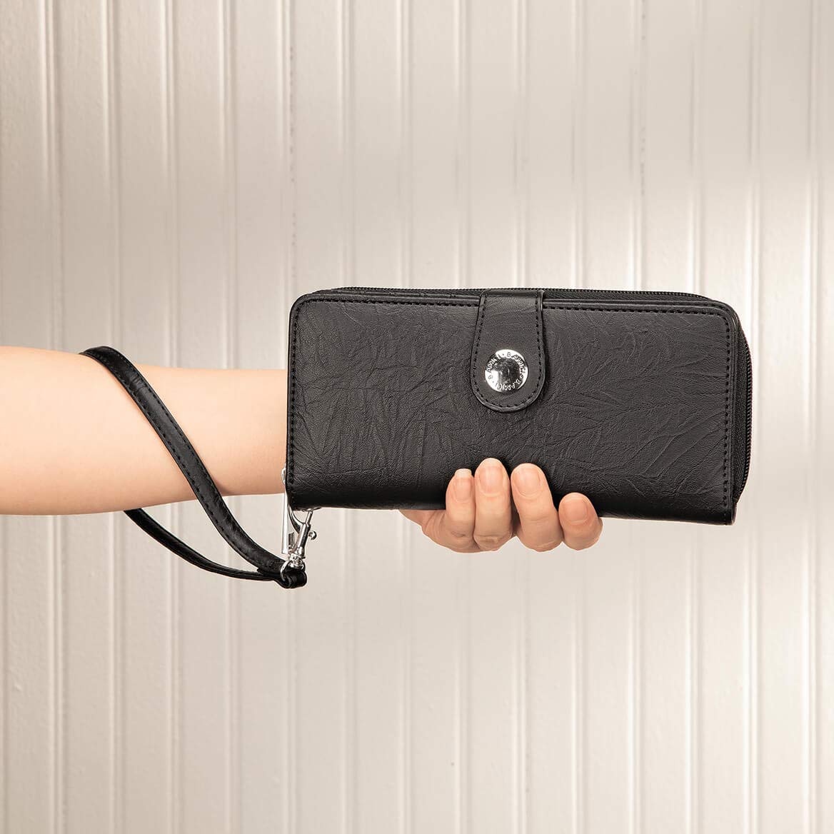 Fox Valley Traders B.AmiciTM Nancy RFID Leather Wallet with Wristlet