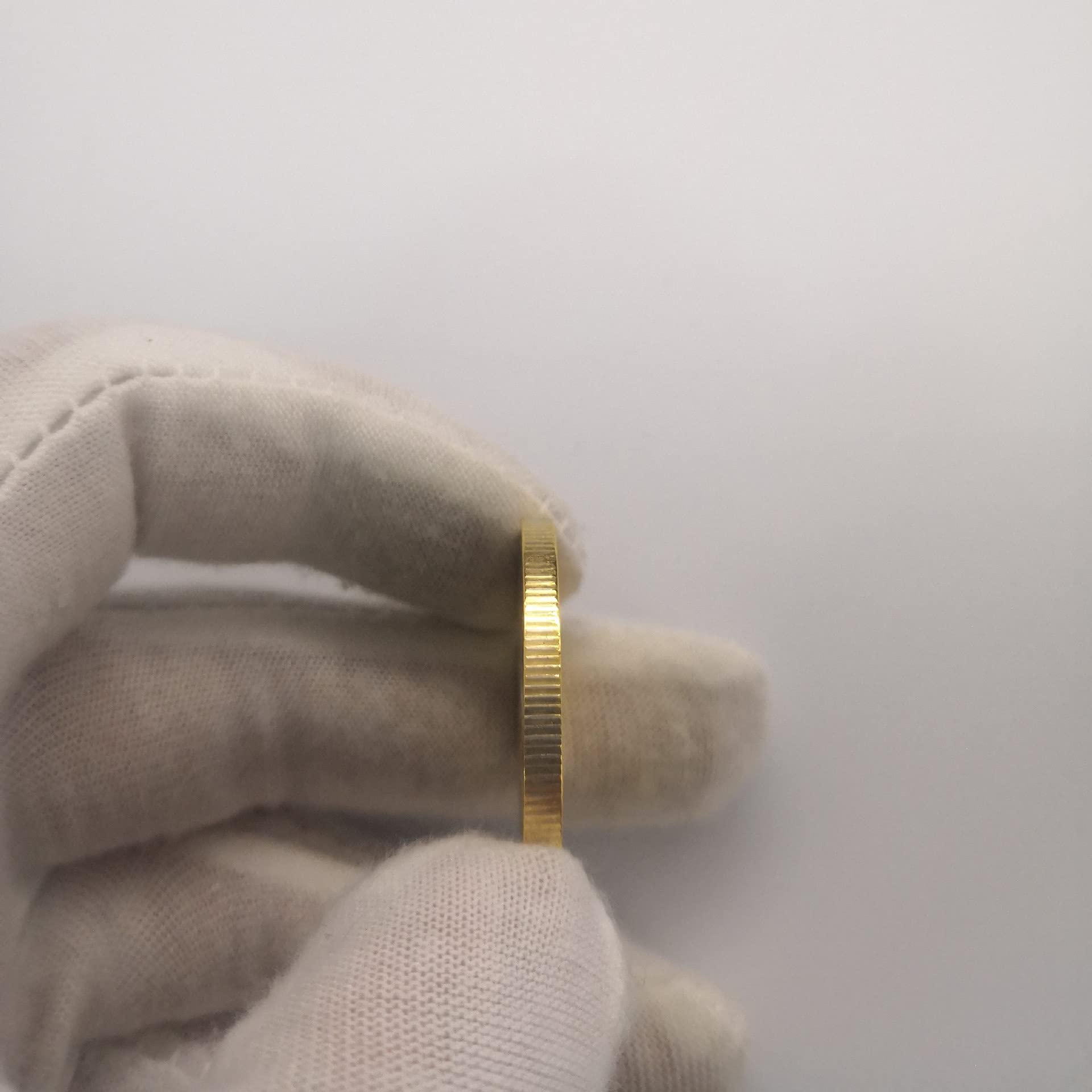 Amazon.co.jp: フランス ノートルダム大聖堂 エッフェル塔 金メッキ 記念 コインバッジ メダル 勲章 : ホビー