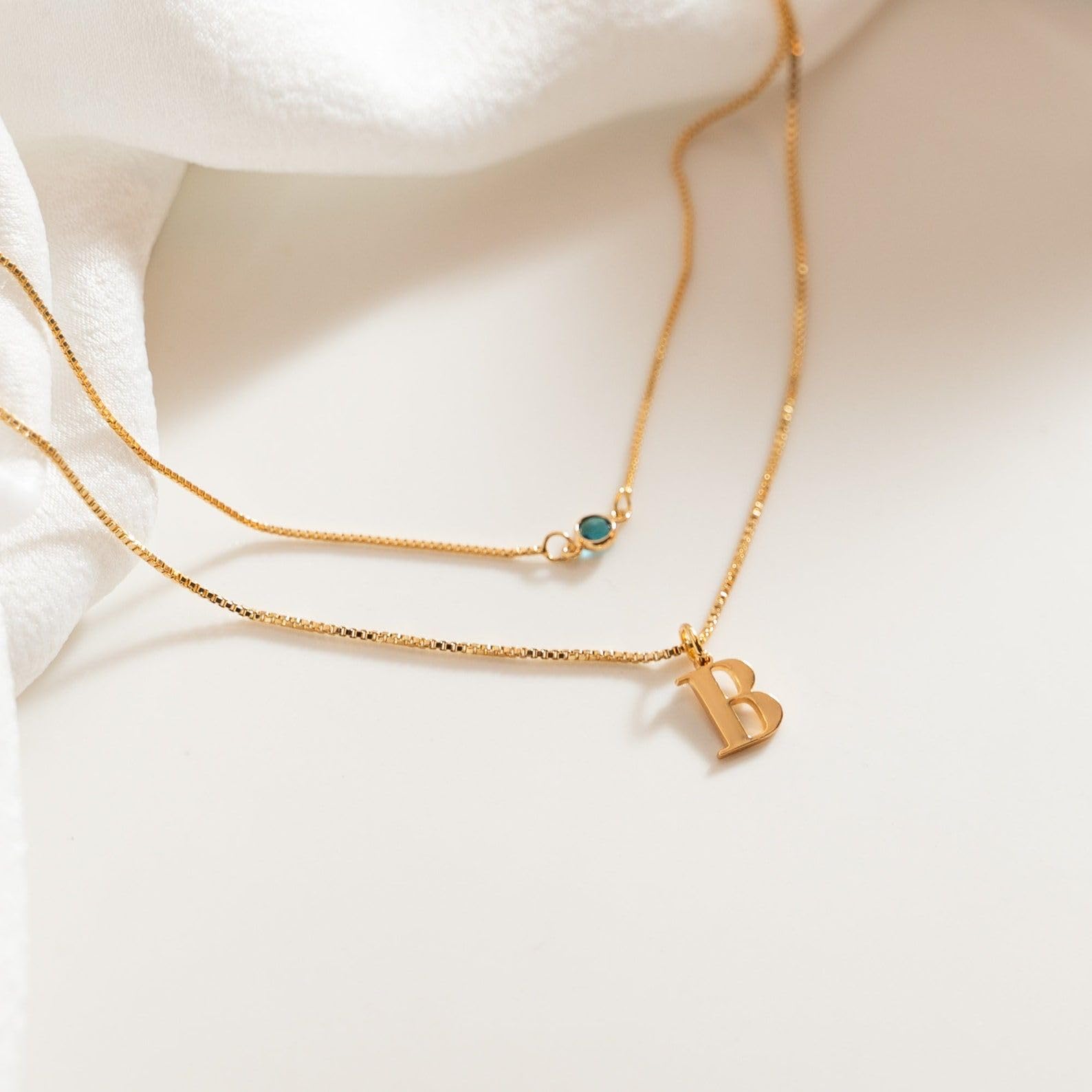 Personalizzato collana con iniziale con pietra portafortuna, su misura a strati pietra portafortuna collana con iniziale, due a strati Natale per lei