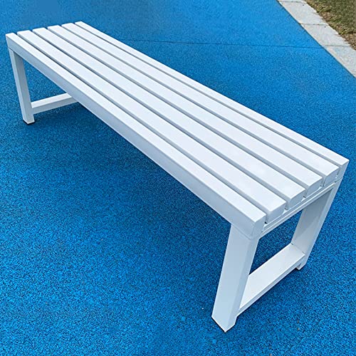 Banco de jardín metálico blanco con diseño minimalista de listones