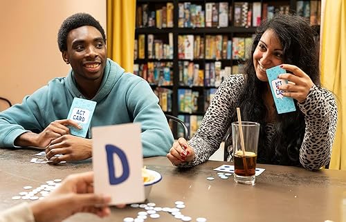 Miniatura 5 de TOMY The Game of Saying 'Huh!' - Juegos de cartas de impresiones de voz - Divertido juego de fiesta de actuar y adivinar correctamente para ganar -