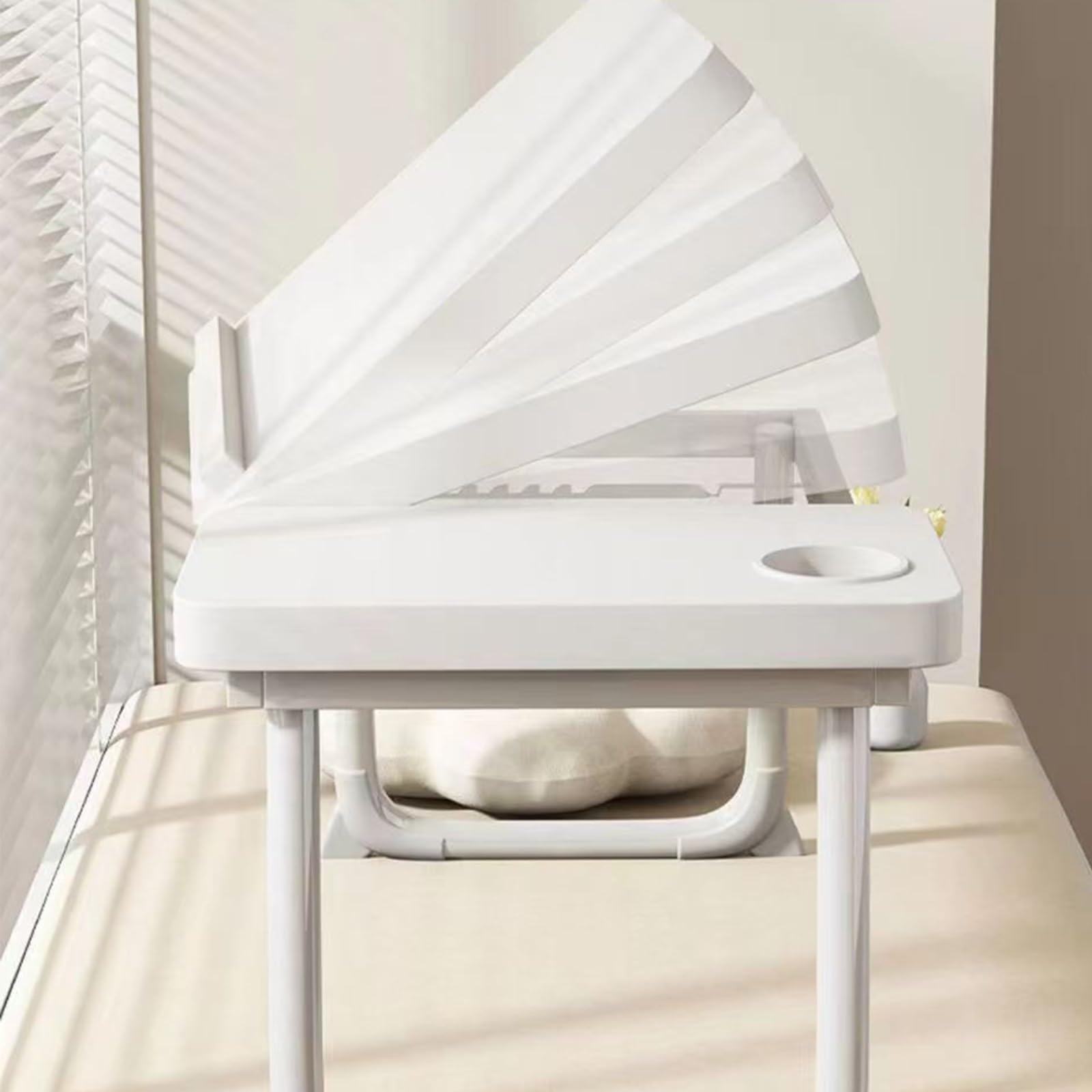 Vassoio Regolabile per Laptop da Letto – Scrivania Pieghevole per Divano, Ufficio Domestico, Studio, Giochi, pasti – Postazione di Lavoro Portatile e Versatile, Ideale PE