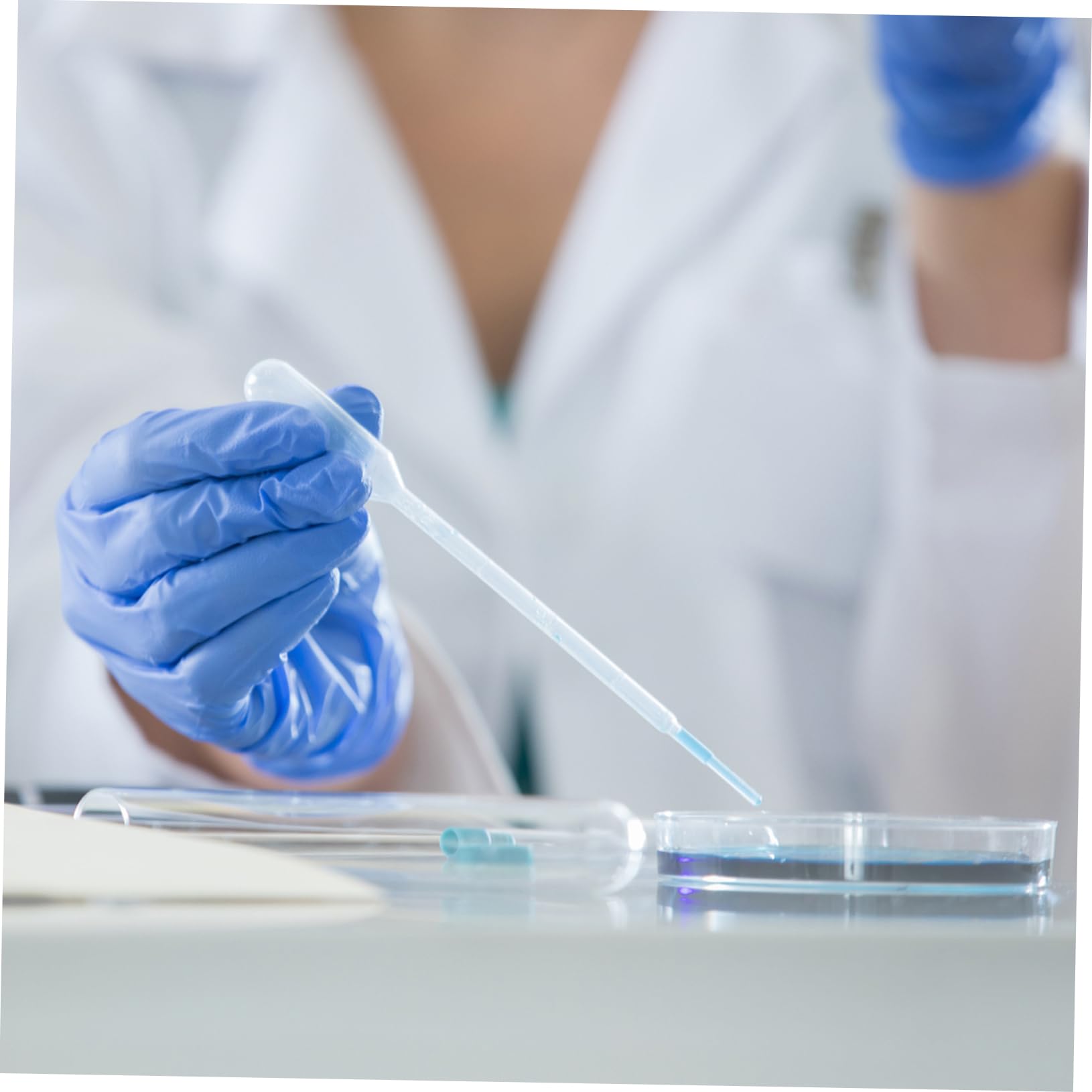 CIYODO 40pcs Disposable Plastic Drops Short Length Dropper Reliable Dropper Liquid Transfer Tool Science Pipettes Calibrated Dropper Liquid Transferring Tool Experiment White