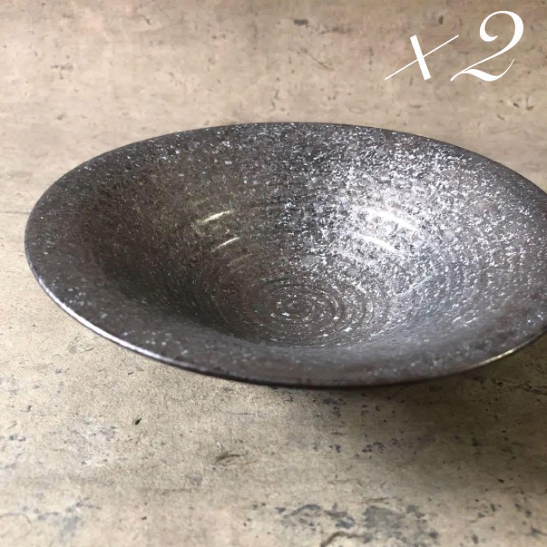 はぴ【プチ贅沢】　有田焼陶悦窯　晶内金・銀塗り5.5  反鉢 Amazon.co.jp: プチ贅沢 有田焼陶悦窯 晶内銀塗り5.5 反鉢 2個