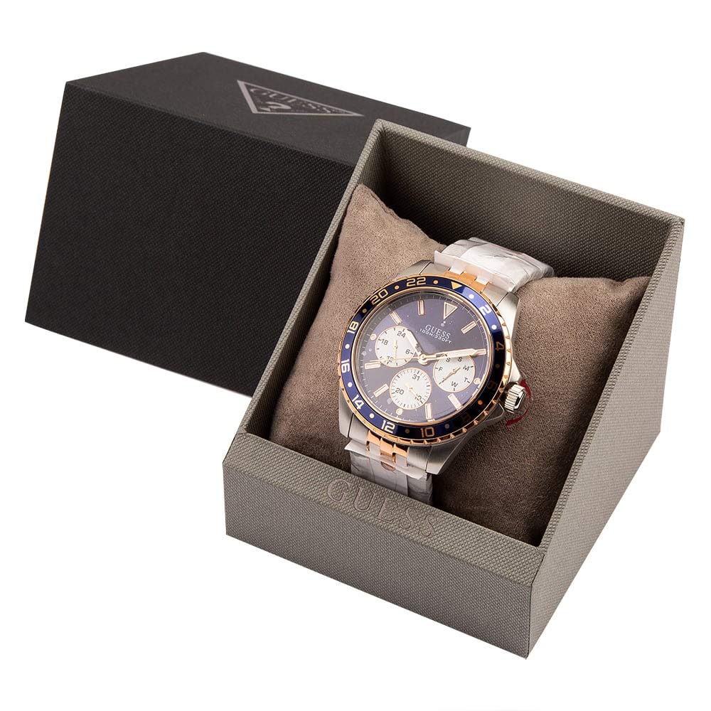 Guess Damen Armbanduhr Ladies Sport mit silberfarbenem Edelstahlarmband, 5 Bar, Gehäusedurchmesser: 40 mm, W1156L1