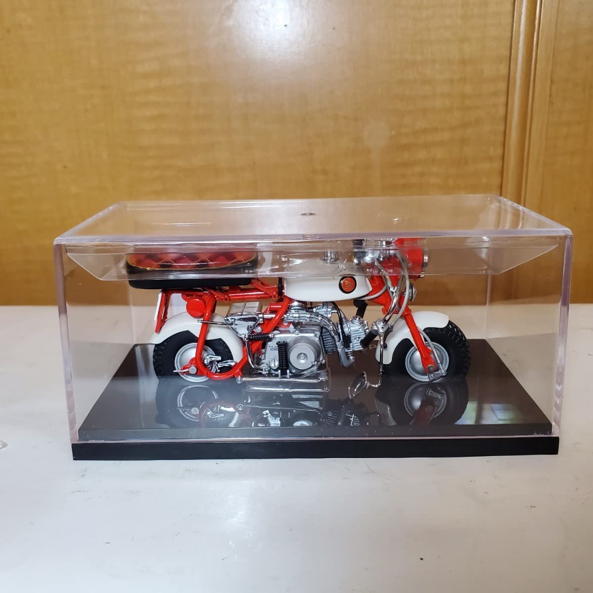 200個限定EBBRO モンキーZ50M 1967&AIZU モンキーガール Amazon | 限定200個 アイズプロジェクト 1/10 モンキーガール