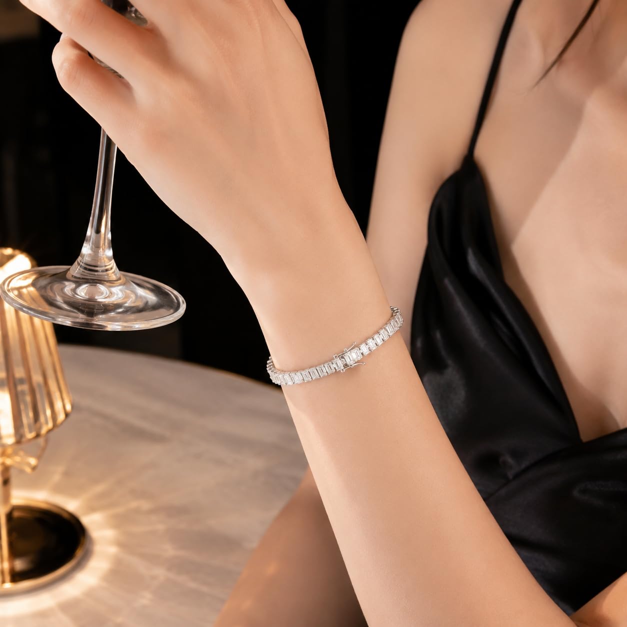 Bransoletka tenisowa ze srebra próby 925 z prostokątnym moissanitem, błyszcząca bransoletka damska ze szmaragdowym szlifem, elegancka biżuteria na prezent na ślub, rocznicę i urodziny