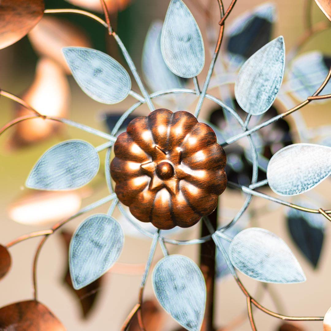 Windspiel Metall - inkl. Bodenanker, Zwei Rotoren für 3D-Optik, mit oder ohne LED in Glaskugel, hochwertige Bunte magische Windspiele für den Garten draußen stehend (Copper Leaf Duett)