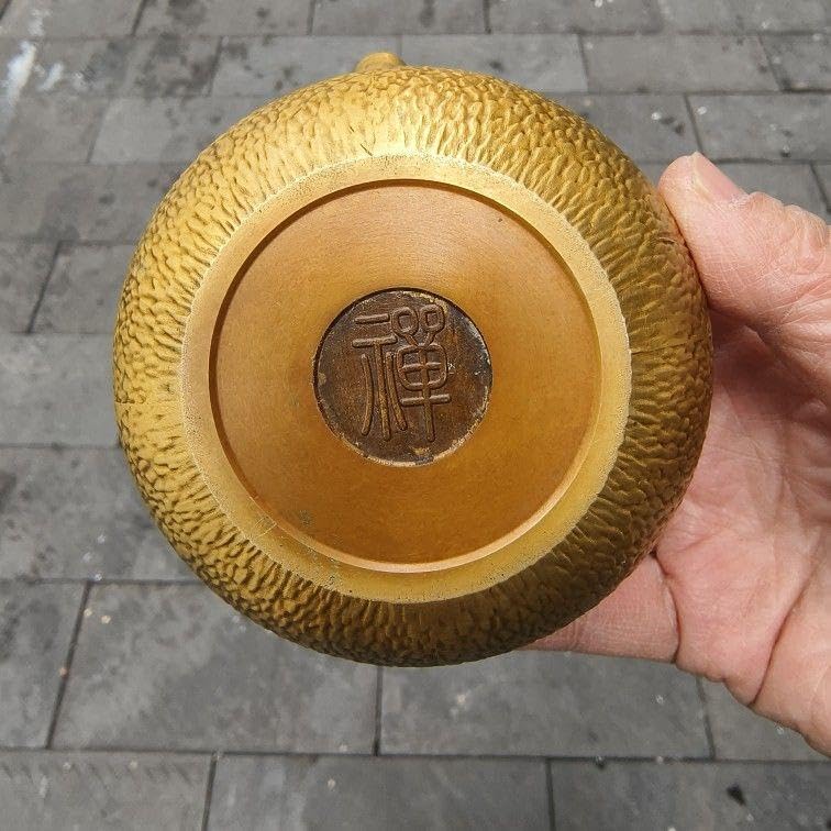 Amazon.co.jp: 真鍮 細工 禅字 波点提梁壺 茶壺 酒壺 茶道 工芸品 置物