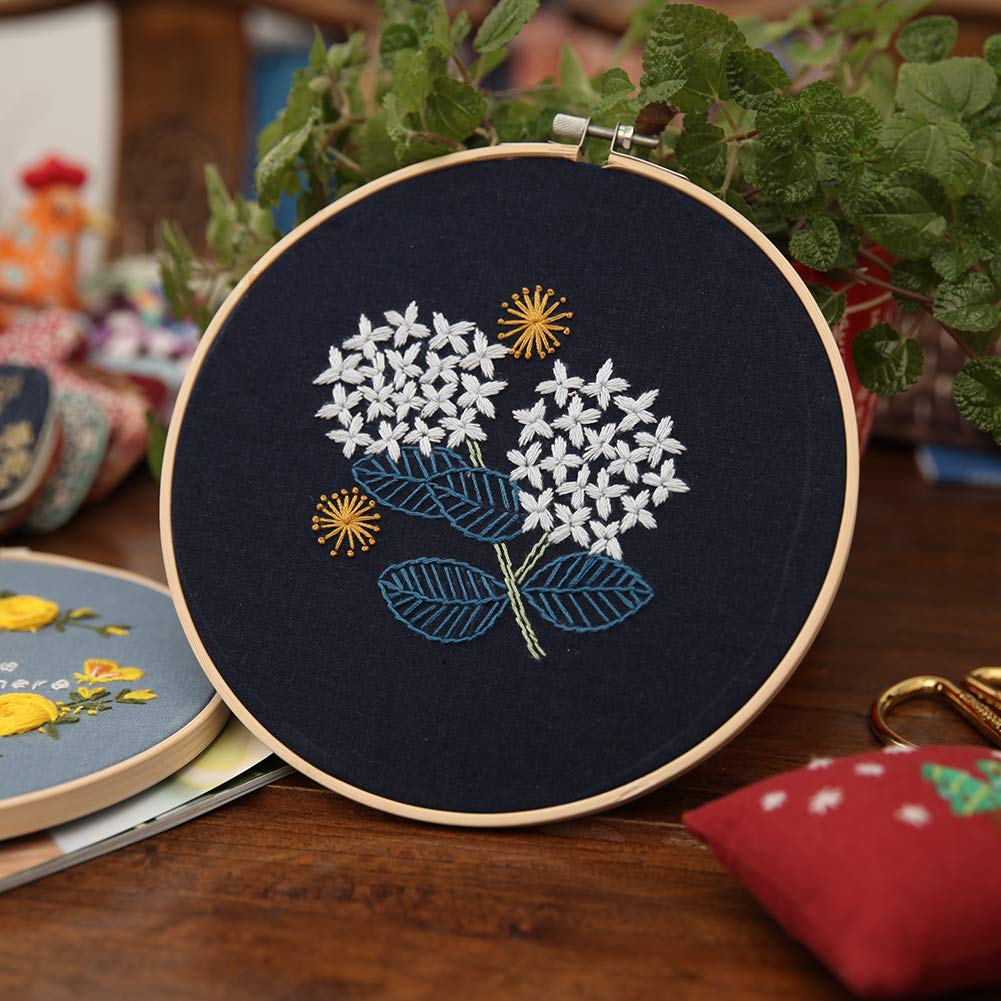 Amazon.co.jp: 22 Flower Embroidery Kit (7244) : Hobbies