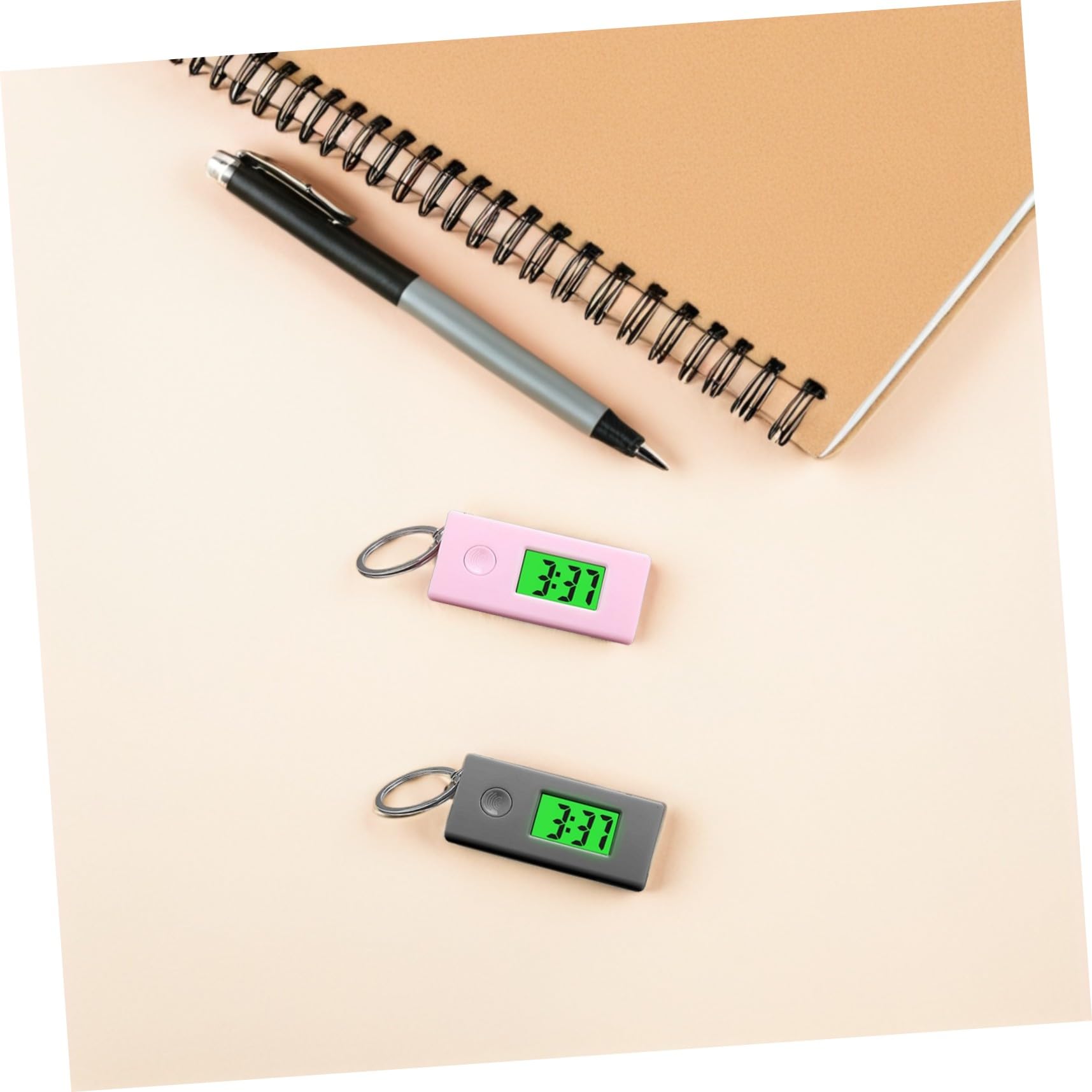 5 pièces Montre Porte-clés Silencieuse avec Lumière Nocturne Montre Digitale Portable Triangulaire pour Examens Travail et Activités Extérieures