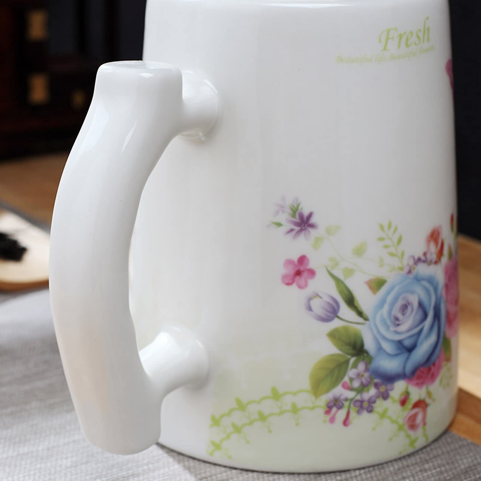 Carafe Eau Grande crosse à eau avec poignée et couvercle domestique pichet en céramique rétro poignée de théière de théière exquise for un ami neuf d'un ami (101,4 oz) Pichet à Thé Glacé(A)