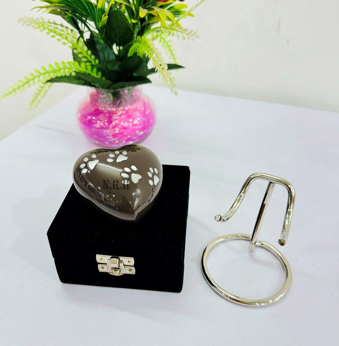 Urna con diseño de Huellas de Mascotas – Mini urna de cremación de corazón con Soporte y Caja Premium – Honra a tu ser Querido con urna en Forma de corazón Adultos