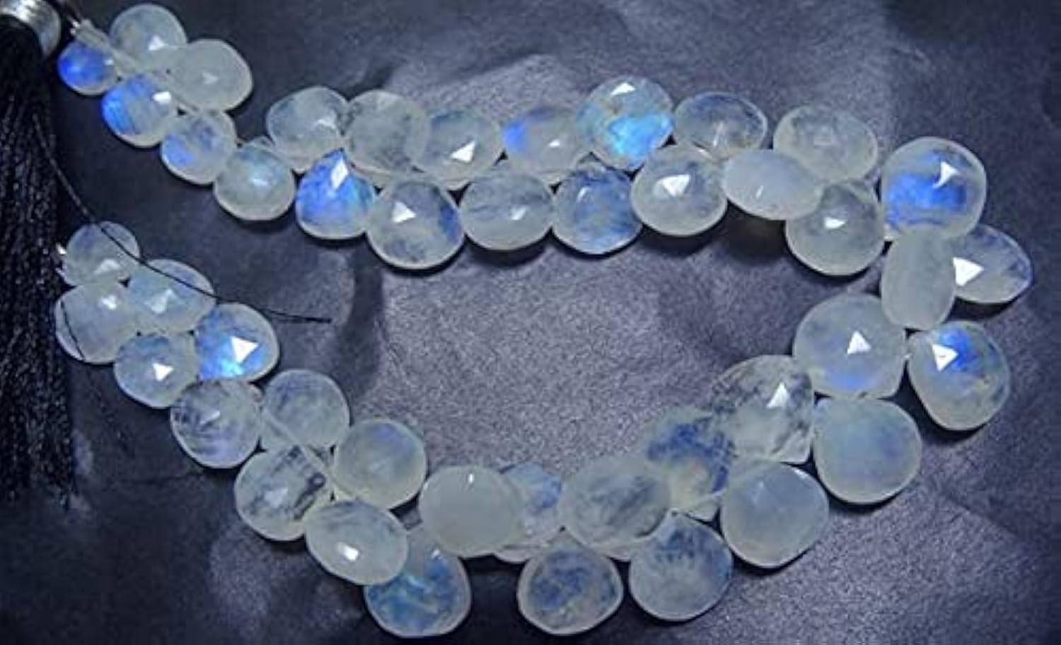 Pierre de lune arc-en-ciel lumineuse pour remplacer les minéraux ternes de vos colliers