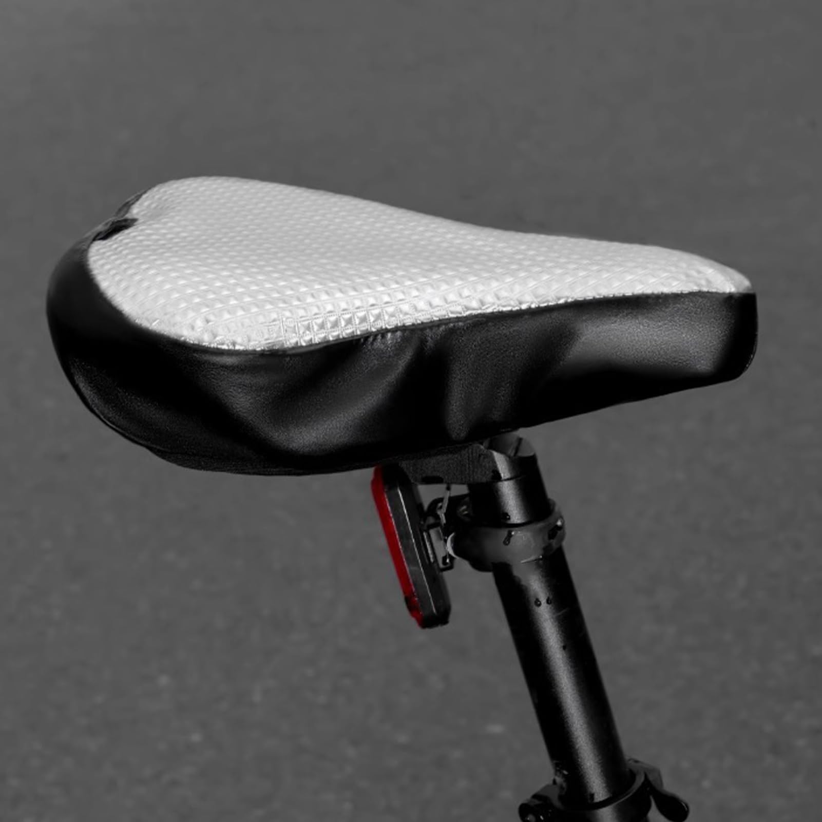 Coprisella per bicicletta, protezione antipioggia, materiale impermeabile, resistente al calore, scudo robusto, per ciclismo, fitness, allenamento, 26 x 21 cm, bianco, 1 pezzo