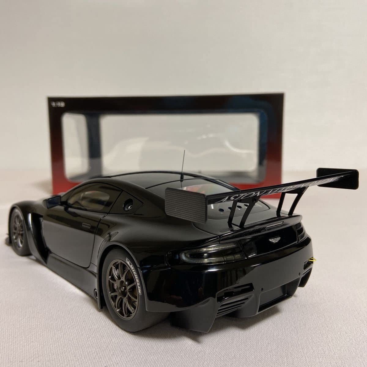 Amazon | オートアート／AUTOart：1/18 アストン マーチン