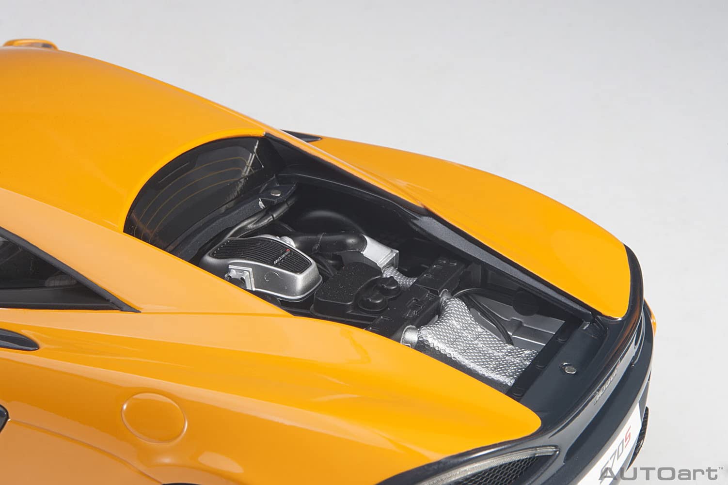 Amazon | AUTOart 1/18 マクラーレン 570S オレンジ 完成品 | ミニカー