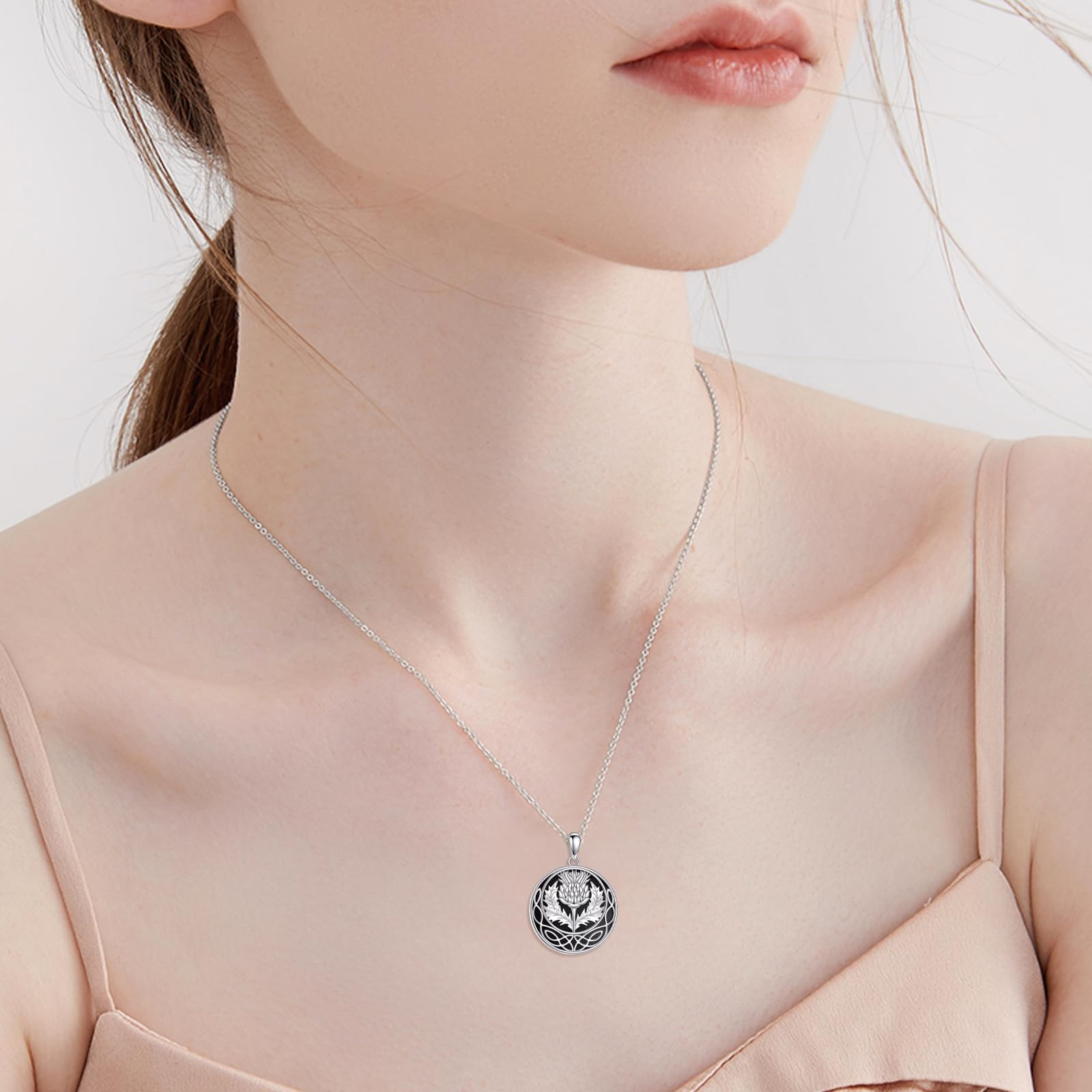 Schottische Distel-Halskette Sterling Silber Schottische Distel-Keltischer Knoten Halskette Schwarzer Onyx Schottland Blumen Anhänger Schmuck Geschenke für Damen Frauen Weiblich.