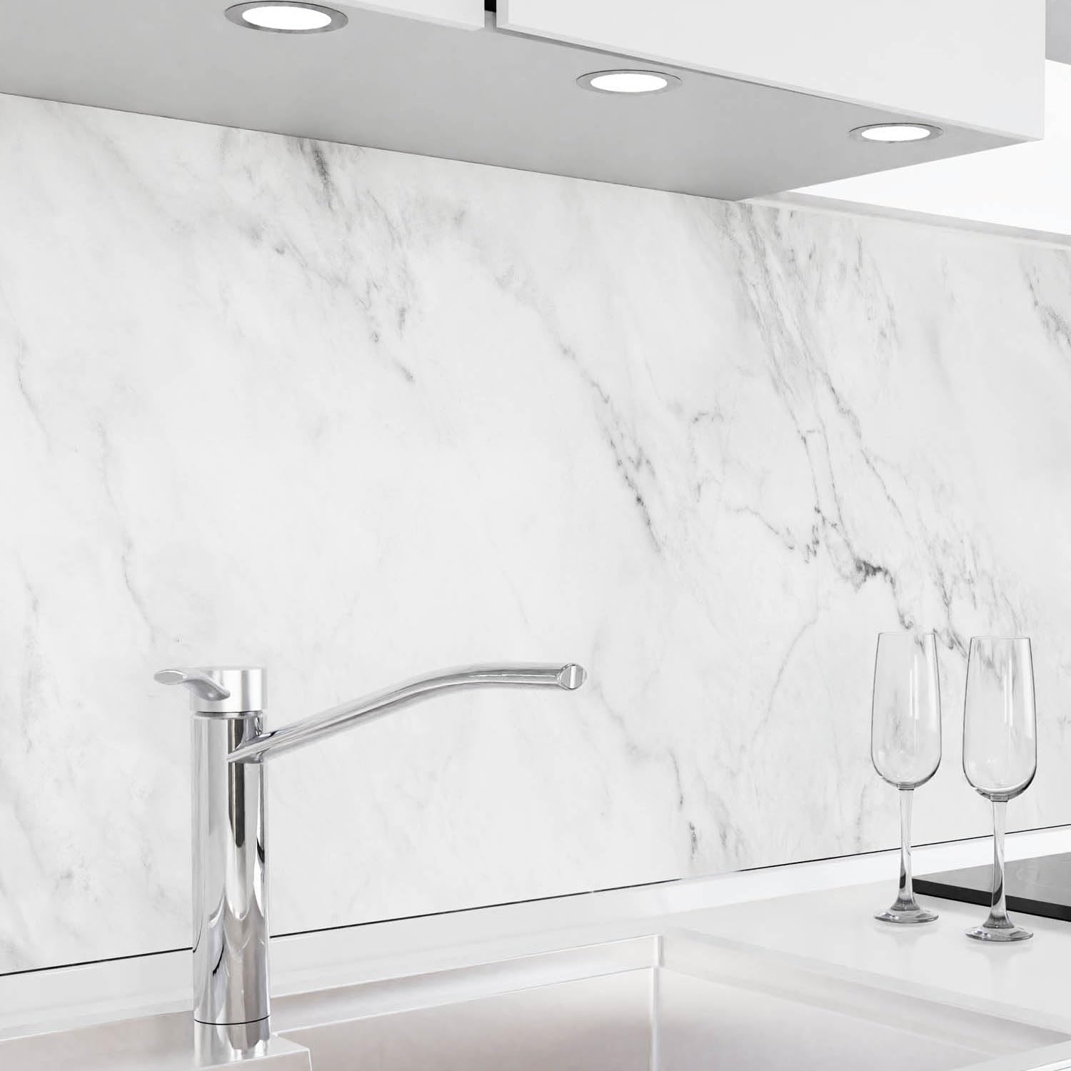 danario Rivestimento Paraschizzi Cucina Adesivo da Parete I Effetto Opaco I Spesso e Rigido I Ignifugo e Resistente all'Acqua I 0,40 mm I Marmo Bianco – 60 cm x 400 cm