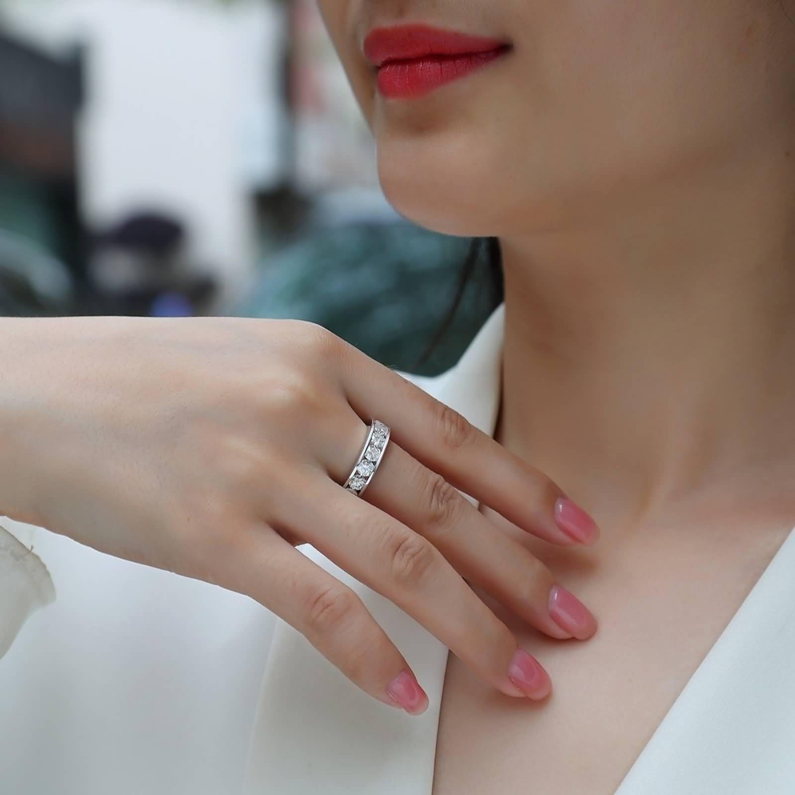 Ring Damen Zierlich, Memoire Ring Ring mit 5,2 mm Breite und Einer Reihe Von 4 mm Runden Moissaniten 5.1Ct Silber 14K Weißgold Größe 47 (15.0)