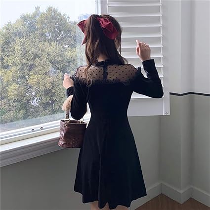 Amazon Co Jp Yemocile 地雷系 ワンピース 長袖 ベルベット レディース 無地 レース 暗黒系 ゴシック 可愛い セクシー 着痩せ 肩出し ミニ丈 Aライン 春秋冬 服 ファッション小物