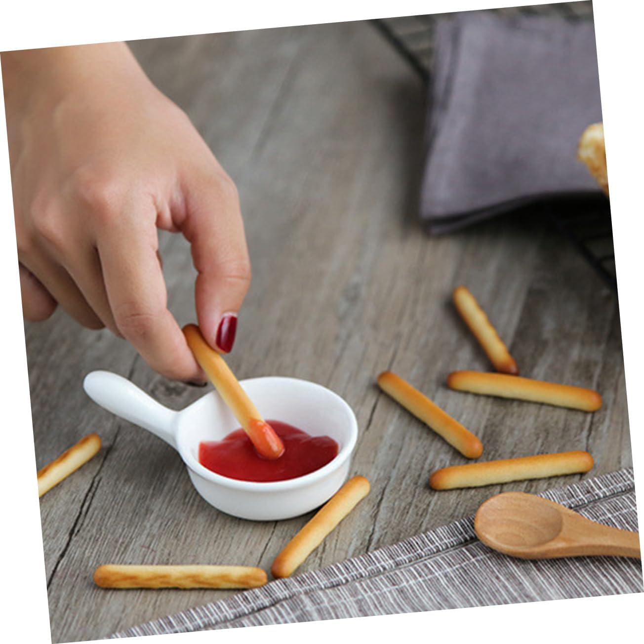 COLLBATH 4pcs Handled Sauce Dishes Ceramic Condiment Bowl Lids for Dipping Sauce
