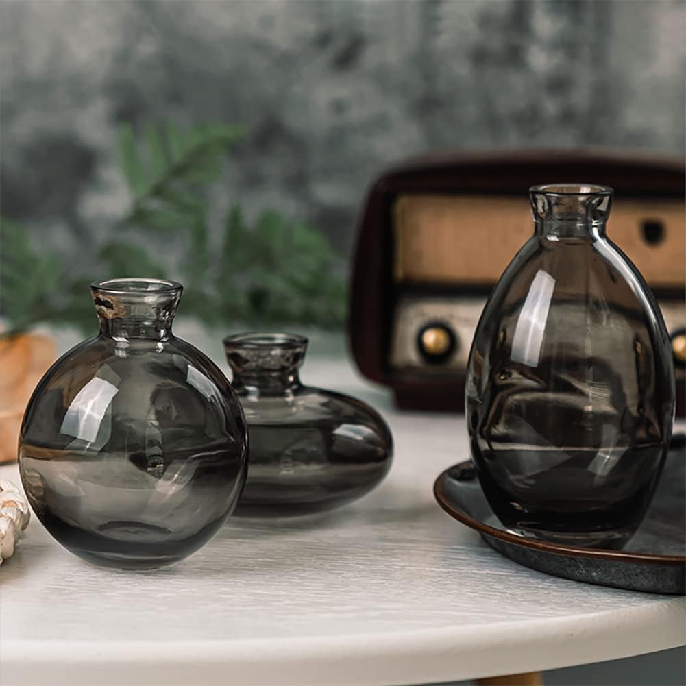 Mini Glass Vase of 3(1.2", 2.4", 3.6" Tall), Hand-Blown, Tasteful and Restrained, Best for Flowers, Suitable for Modern, Natural and Other Decoration. As a Gift for Wedding or Housewarming