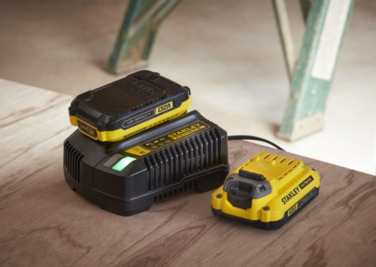 Stanley FatMax V20 Trapano Avvitatore 18V con 2 Batterie Litio 2Ah Con 100 Accessori SFMCD700D2A-QW