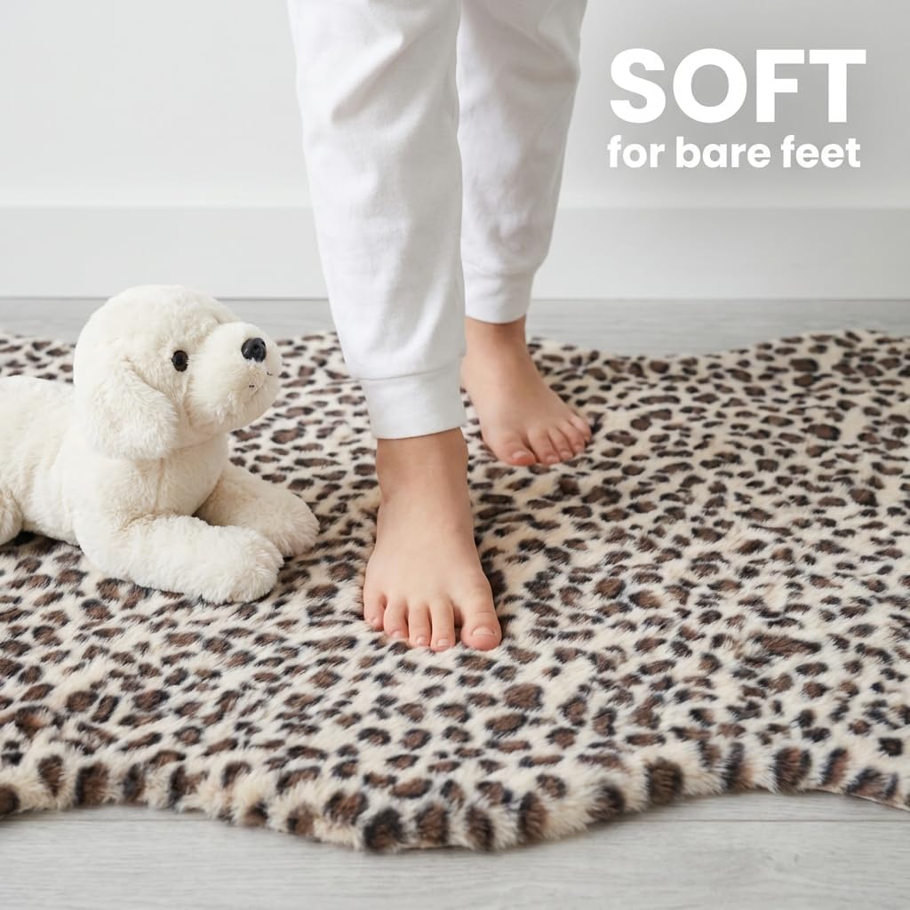 Leopard Rug, Plush Faux Fur Area Rug, Snow Leopard Accent Rug for Bedroom Nursery, Non-Slip Soft Bohemian Decor (2'7" x 3'11")