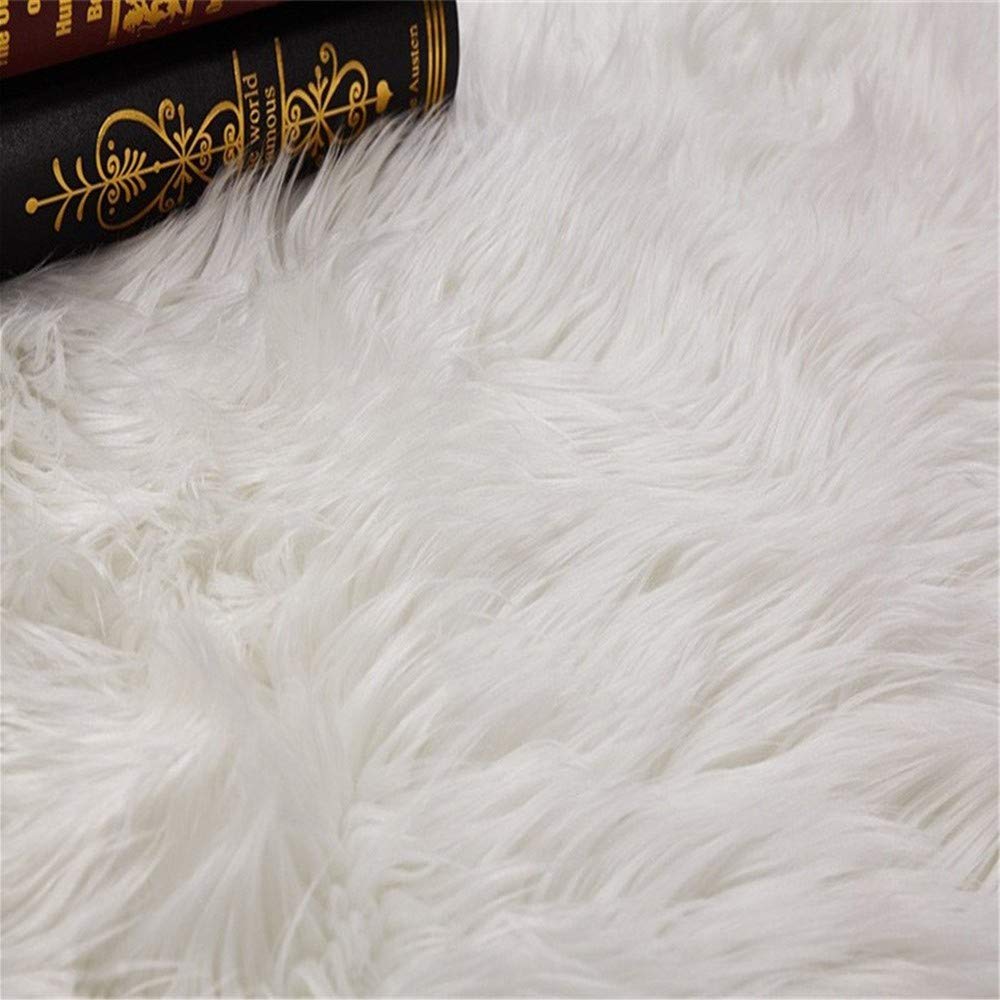 Tapis en Peau de Mouton synthétique, Imitation Toison Moquette Fluffy Soft Longhair Décoratif Coussin de Chaise Canapé Natte, Cozy Sensation comme véritable Laine Tapis (Blanc)