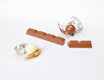 Lindt Lindor Assorted Chocolate Christmas Selection Box | Medium 227g | Contains Assorted Truffles, Hearts, Squares and Bars with a smooth melting filling (Pack of 2)