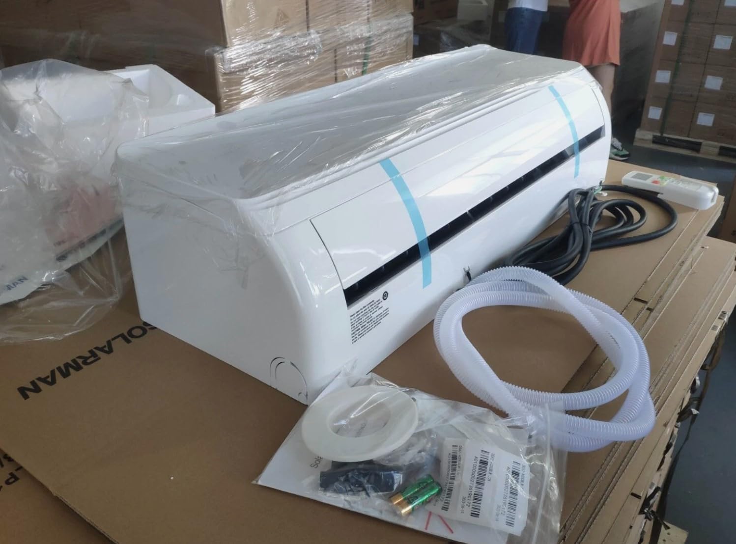 9000BTU Solar Hybrid ACDC Ductless Mini Split Air Conditioner & Heater