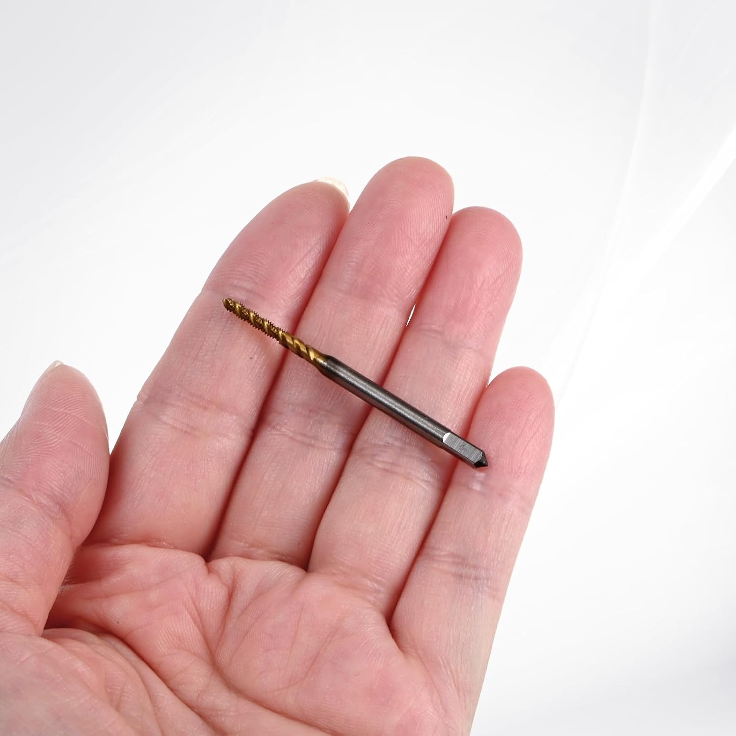 2-Pack M2x0.4mm Metric Spiral Flute Thread Tap, HSS Titanium Coated Right Hand Threading Tap Screw for Drilling/Milling Machines/CNC Machine Tools, Tapping Tool