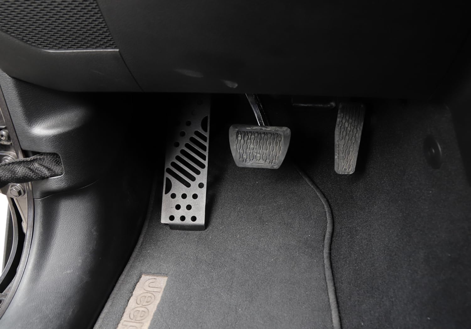 Dead Pedal Left Side Foot Rest Kick Panel Plate Cover Compatible with Jeep Wrangler JL 2018-2025 Interior Accessories