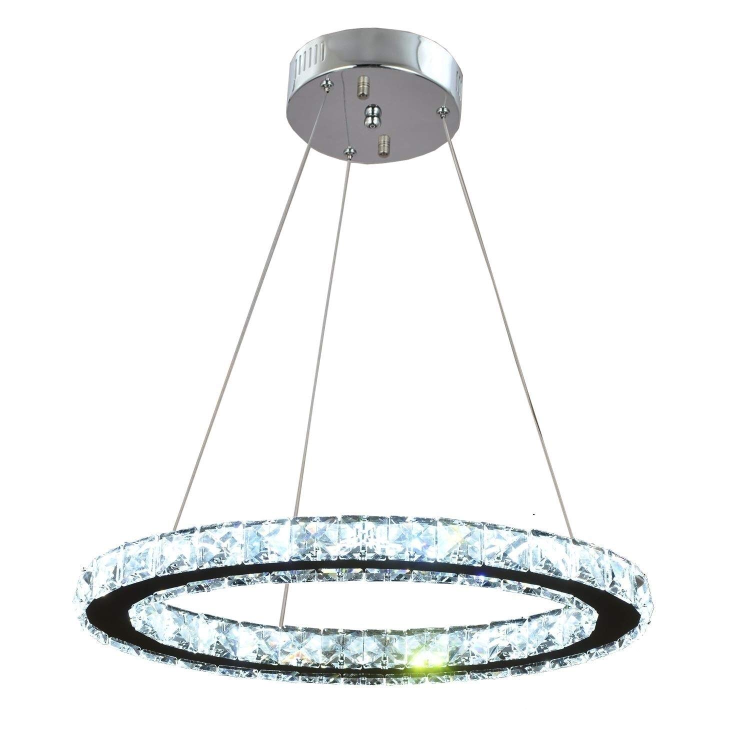 Chandelier cristal led pour chasser les zones d'ombre dans un salon sombre
