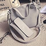 Funktion und Sicherheit: Beim Anschließen einer Laptoptasche an einen Gepäckwagen ist der robuste Gepäckgurt sehr praktisch und kann die Reise einfacher und bequemer machen. Das Luftkissensystem und ein geheimes Taschendesign sorgen für Komfort und Sicherheit während Ihrer Reise. Die RFID-Tasche mit Identitätsschutzfunktion kann das Datum schützen. Die meisten ID-Karten, Kreditkarten und Pässe verwenden verschlüsselte Daten.