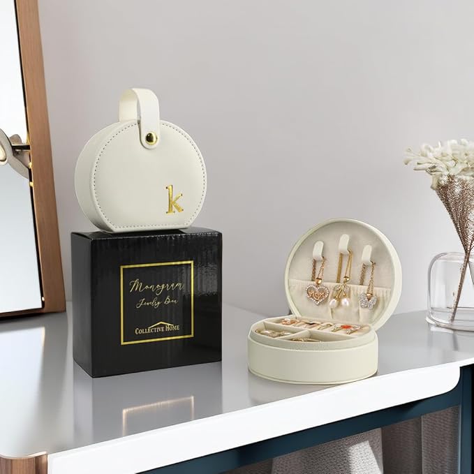 Estuche Joyero Viajero Media Luna Poliuretano Monograma Dora miniatura 5