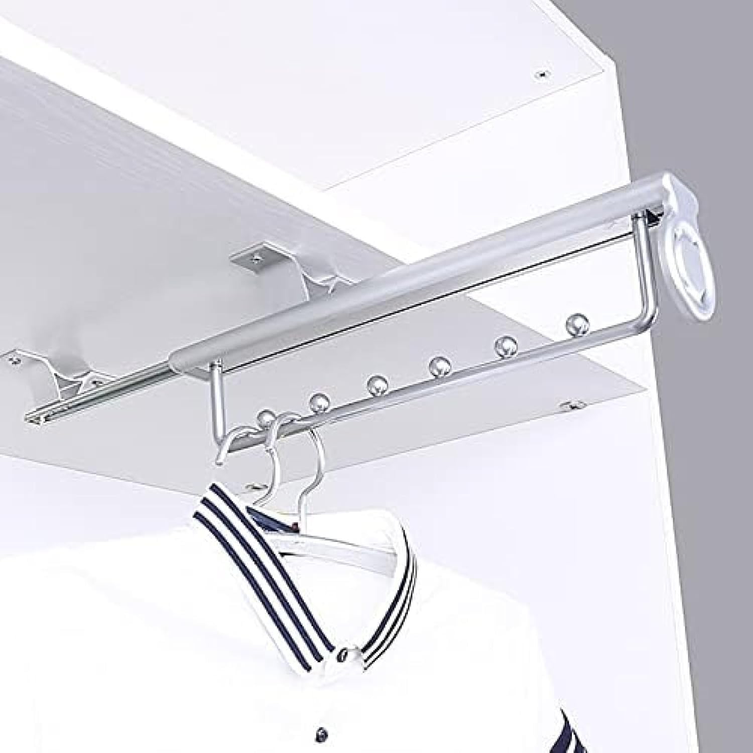 Tringle à pantalons extensible pour ne plus froisser vos vêtements