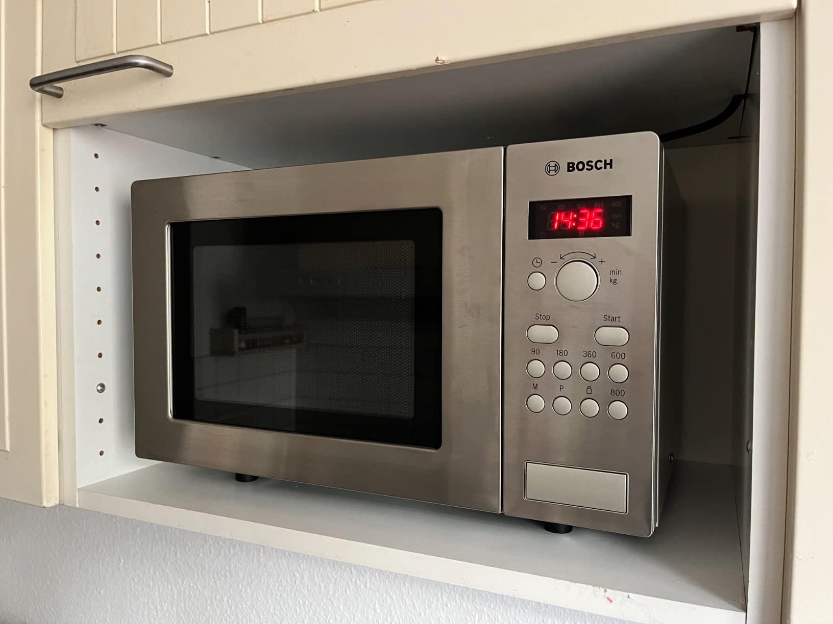 Schöne Mikrowelle mit Extras